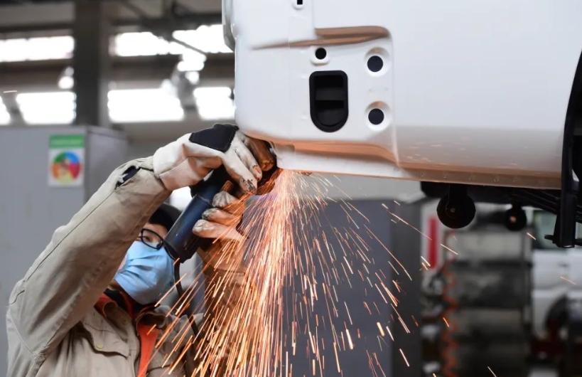 貴陽經開區:“數”融百業 “智”匯萬物